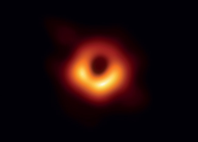 ภาพถ่ายแรกสุดของหลุมดำ